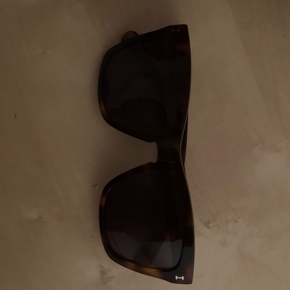 illesteva los feliz sunglasses
